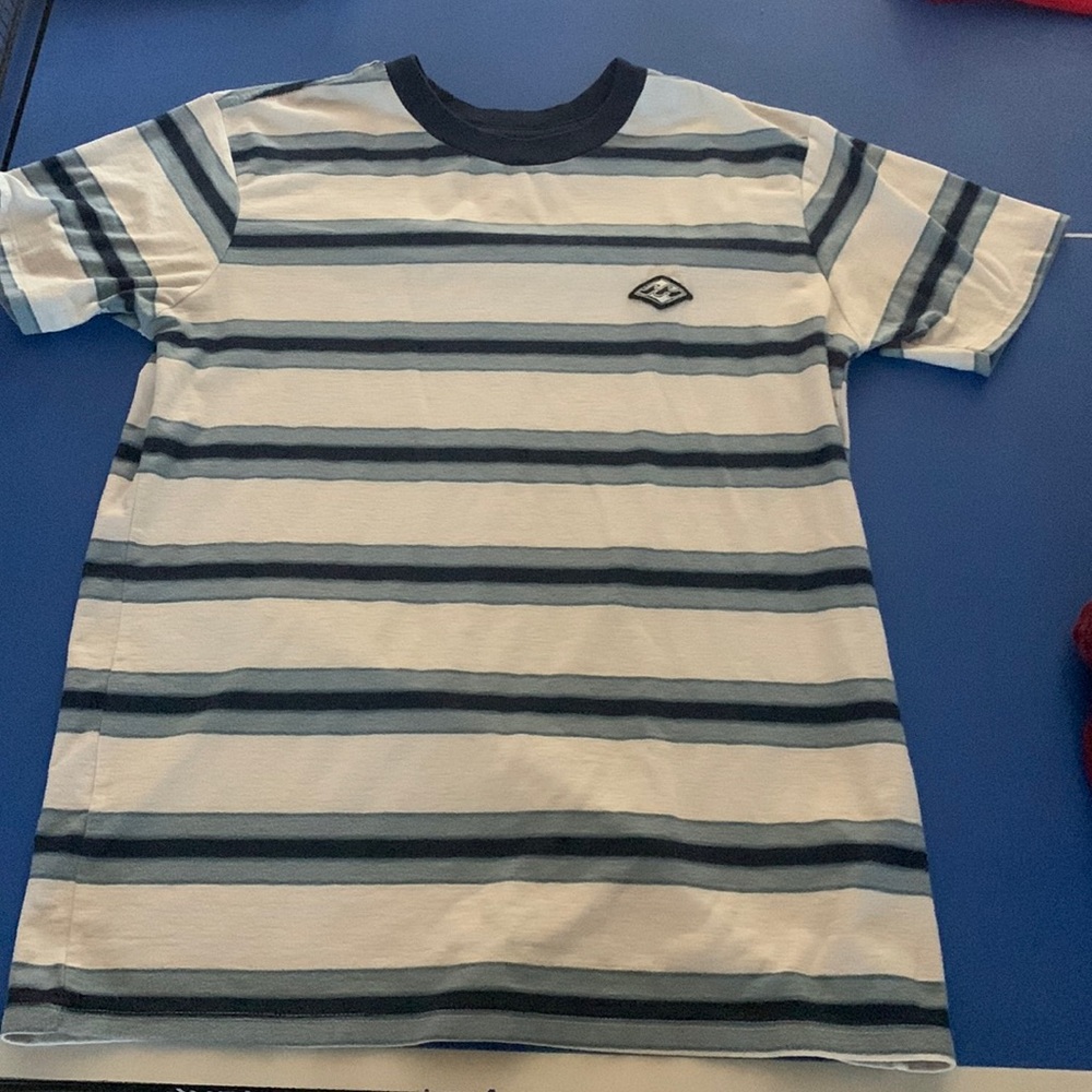 Mens billabong shirt no problems or stains